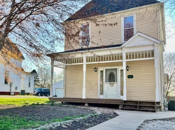 312 N Illinois St, Camp Point, IL 62320