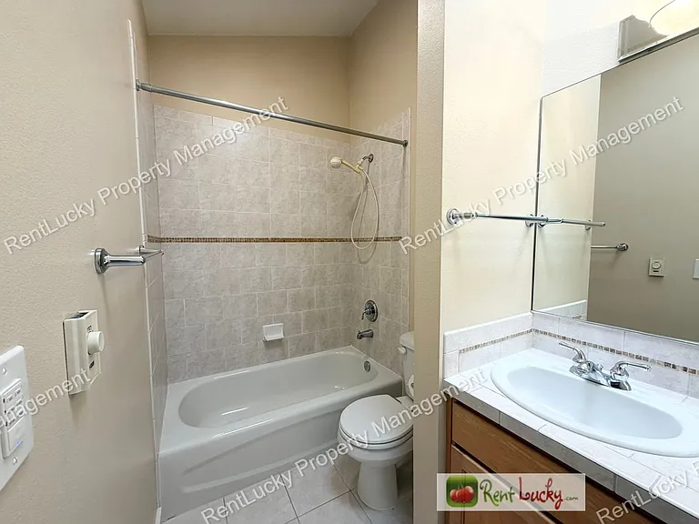 2652 NW 56th St — Photo 12