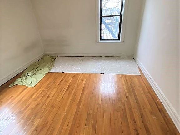 3rd image of 29-06 Crescent St #3
