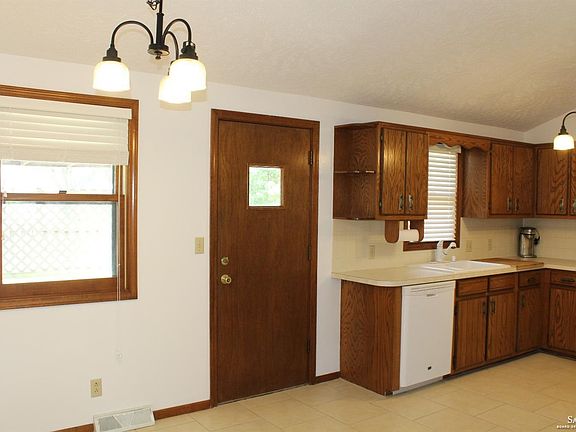 5th image of 2221 Linden Dr