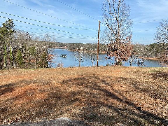 3rd image of 1613 Lakewood Ln #1