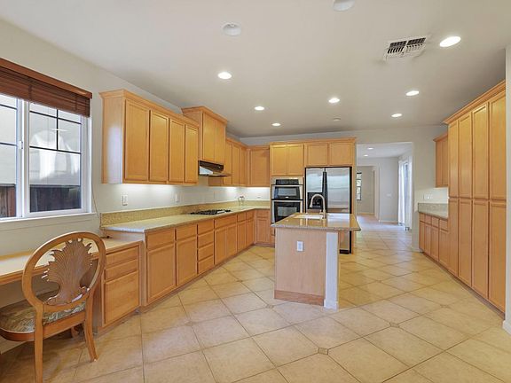 5th image of 433 W Moraga St