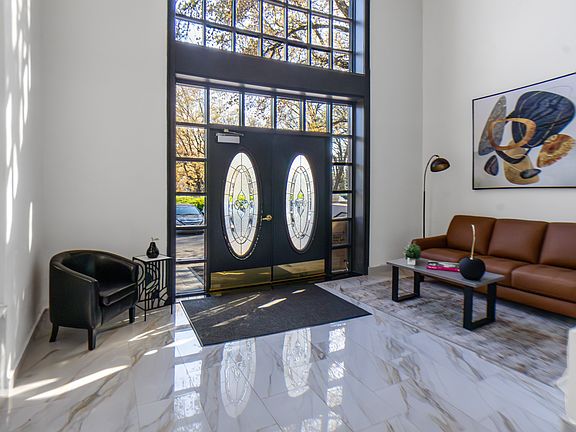 5th image of 2716 Lenox Rd NE