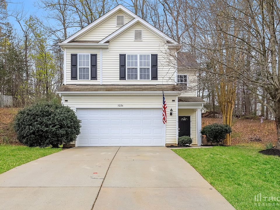 1st image of 3226 Castlemaine Dr