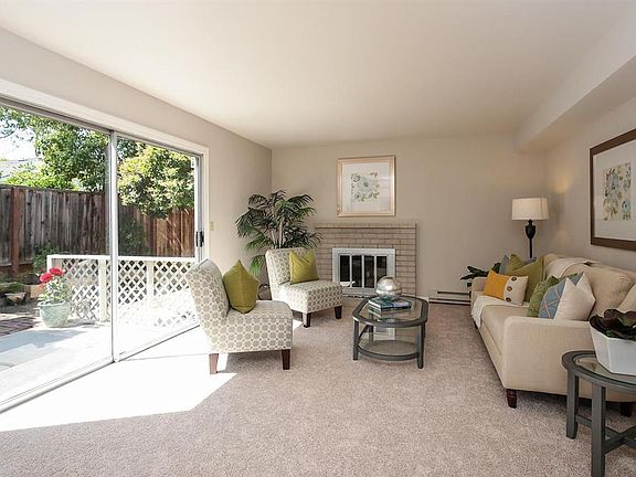 3rd image of 132A Belwood Ln #A