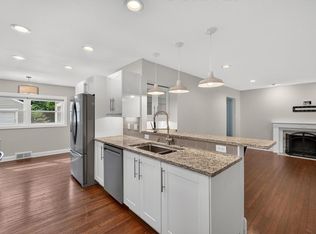 7125 N Longacre ROAD, Fox Point, WI 53217