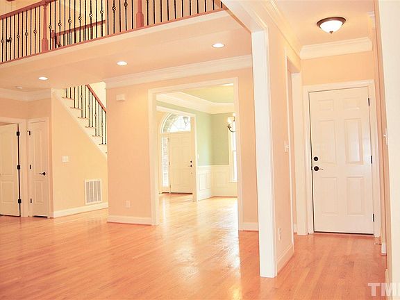5th image of 131 Garden Oaks Dr