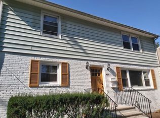 400 Windsor Rd, Bergenfield, NJ 07621