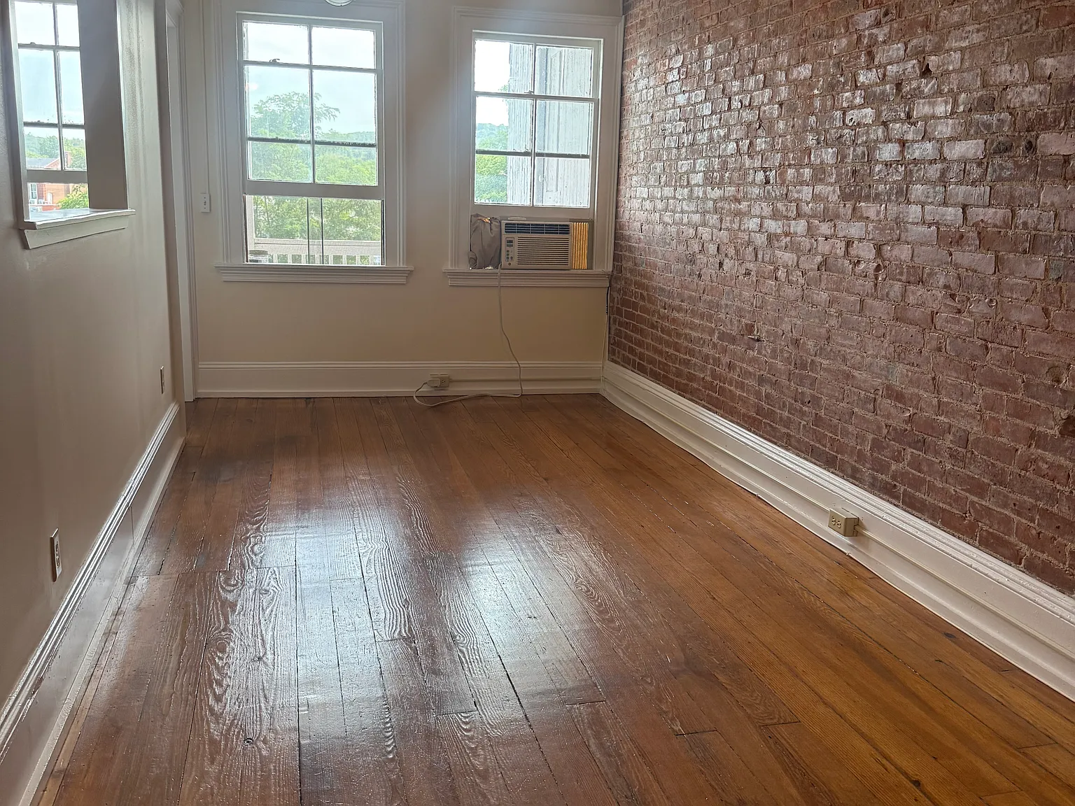 2 bed, 1100 sqft, $1,800 — Photo 3