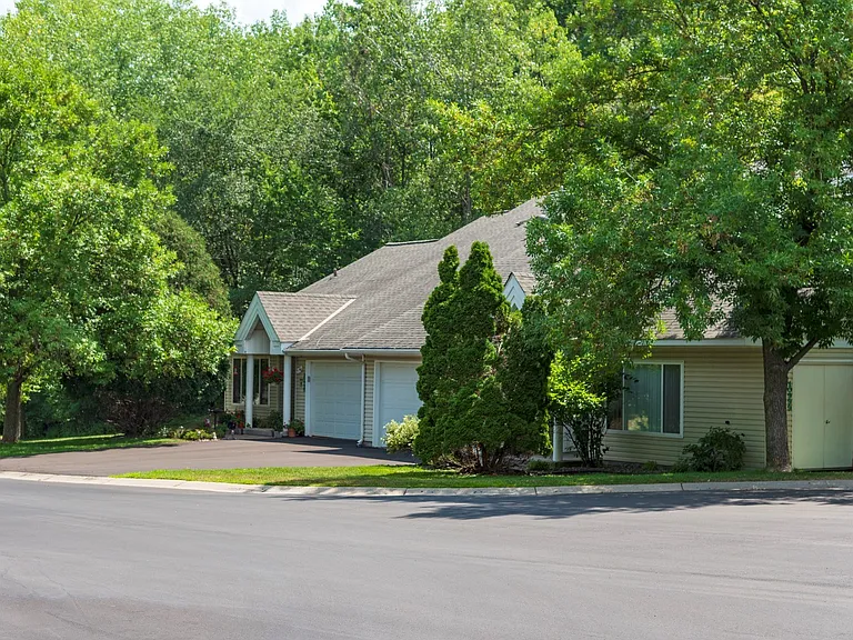 Hills of Eden Prairie — Photo 15