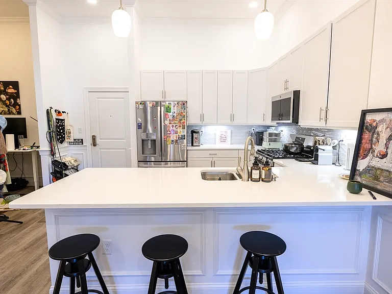 320 Middlesex Ave #B403 — Photo 5