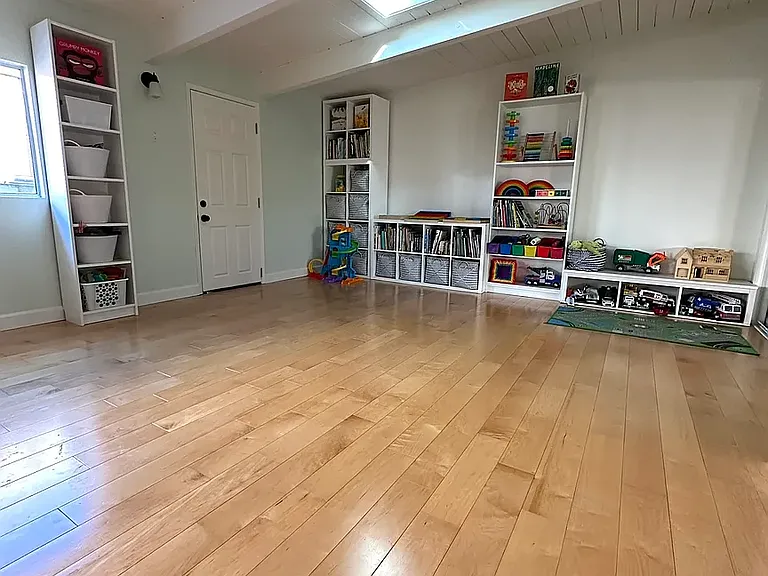 520 Saint Claire Dr — Photo 16