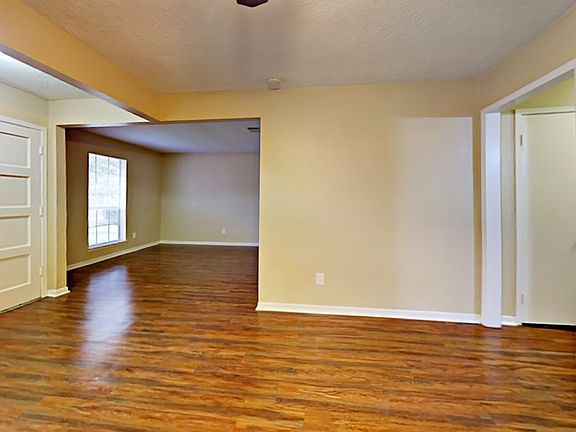 5th image of 7819 Mosewood St