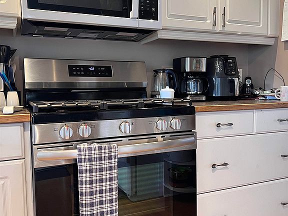 4th image of 10837 A Ave #145
