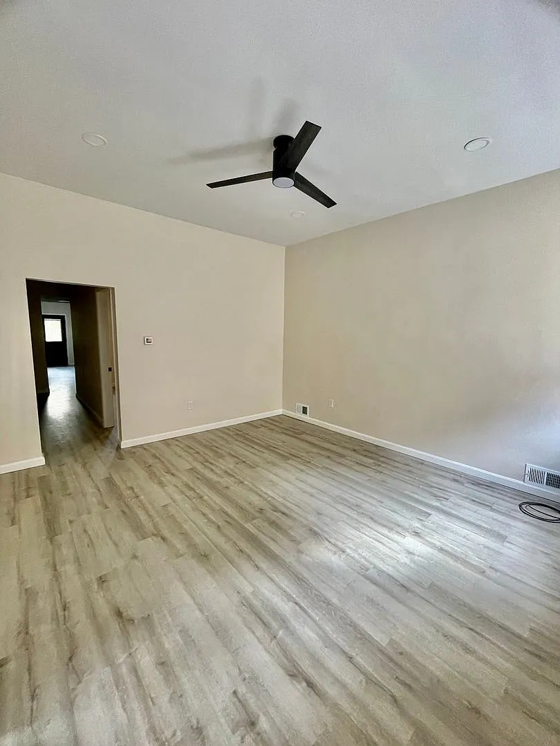 112 Hemlock Street — Photo 4