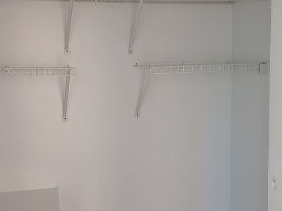 4th image of 126 E 6th Ave #5e35a7747
