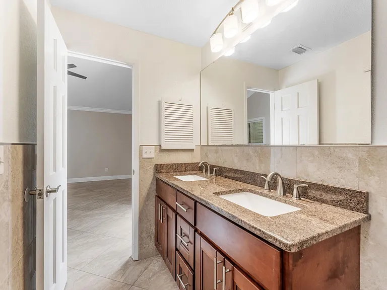 13721 Lazy Oak Dr — Photo 18