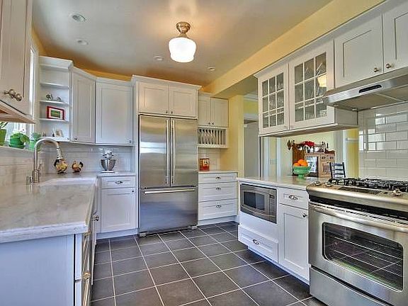 Bright kitchen