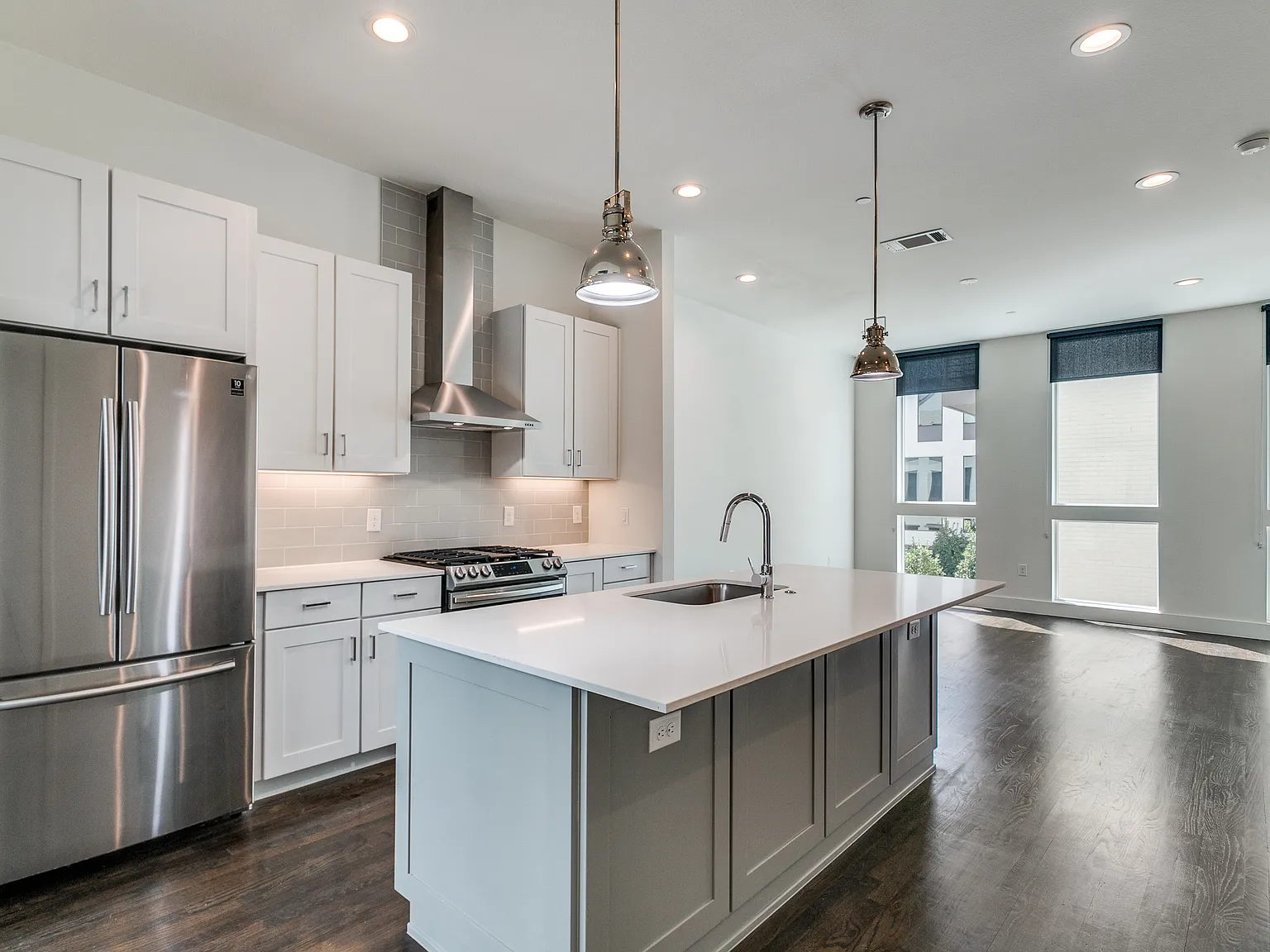 2 bed, 2.5 bath, 1488 sqft, $3,100 — Photo 2