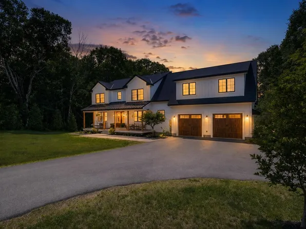 42 Old Centre Road, Deerfield, NH 03037
