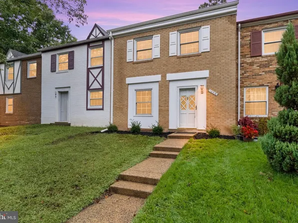 14812 London Towne Sq, Centreville, VA 20120