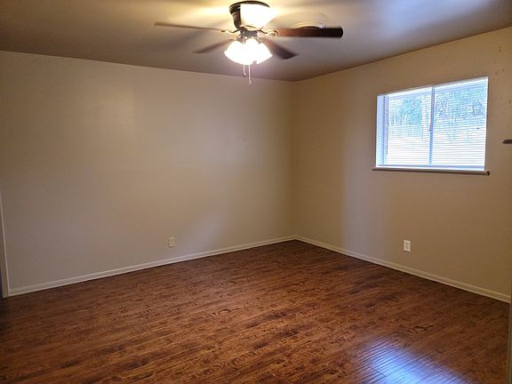 5th image of 1118 Nancy Beth Dr