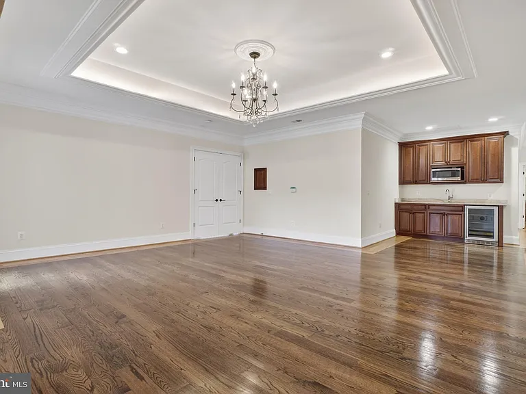 7112 Georgetown Pike — Photo 34
