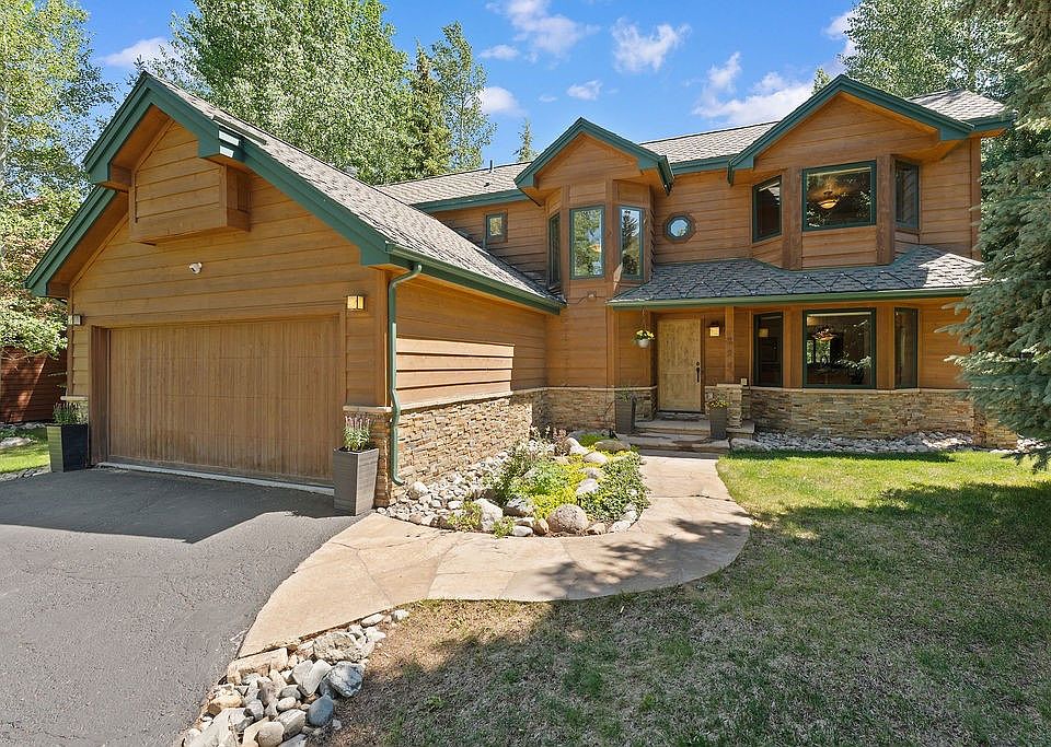 1st image of 225 Emily Lane