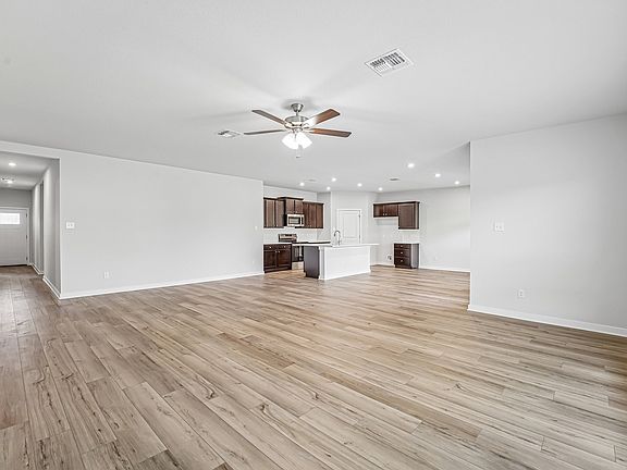 4th image of 7010 Rosado Dr
