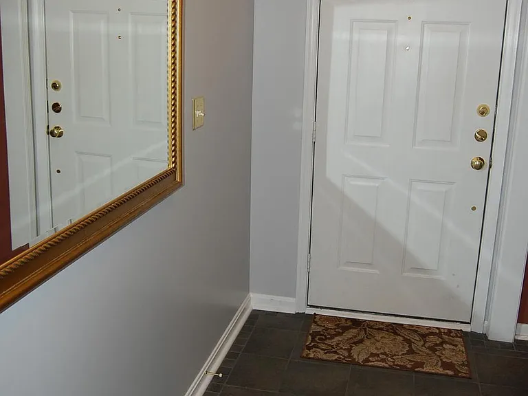 194 Martin Ln — Photo 2