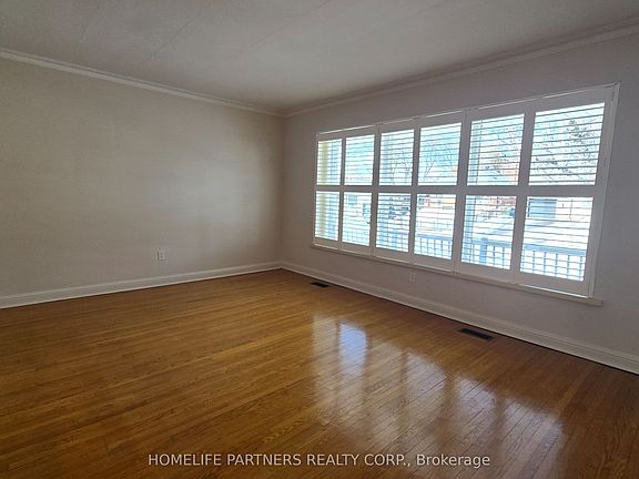 4th image of 3 Ridge Point Cres