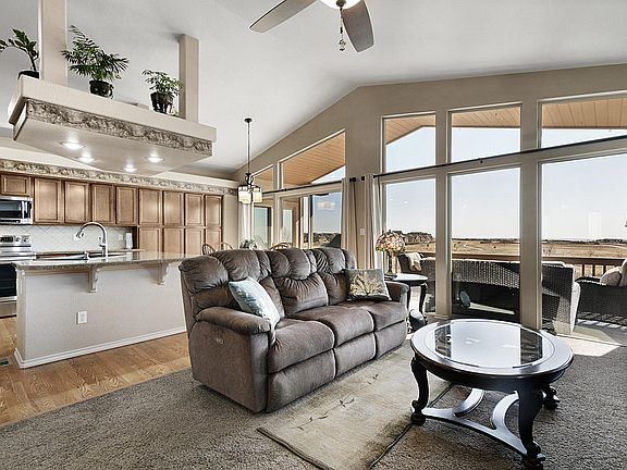 5th image of 9935 Kings Canyon Dr