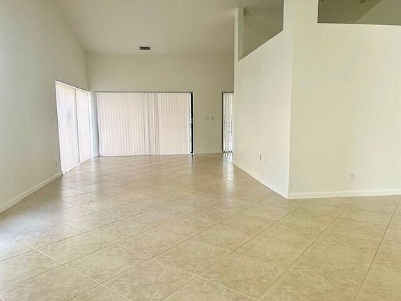 5th image of 7045 GOLF POINTE Circle #7045