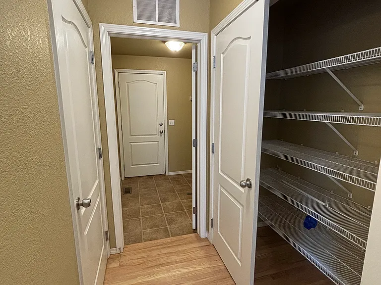 6594 Silverwind Cir — Photo 9
