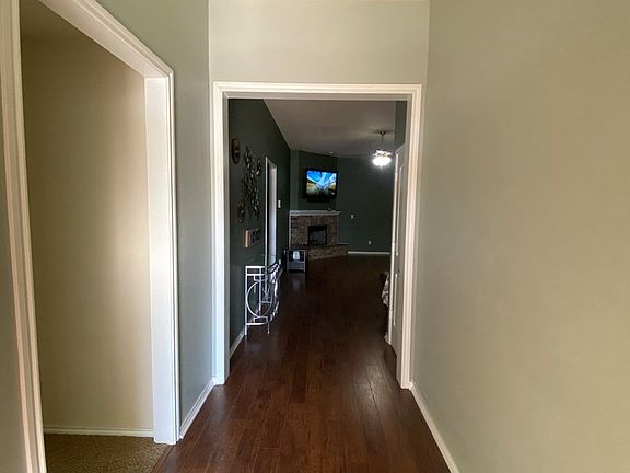 3rd image of 421 E 98th St