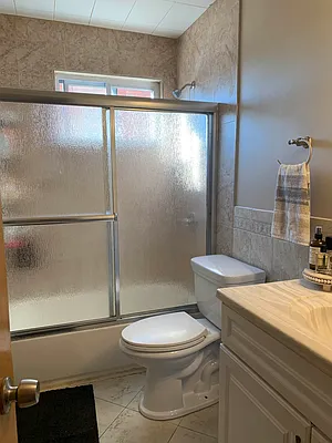 Rented by Voro, LLC | media 41