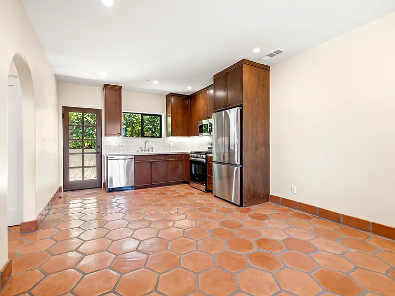 3343A Prospect Ave — Photo 6