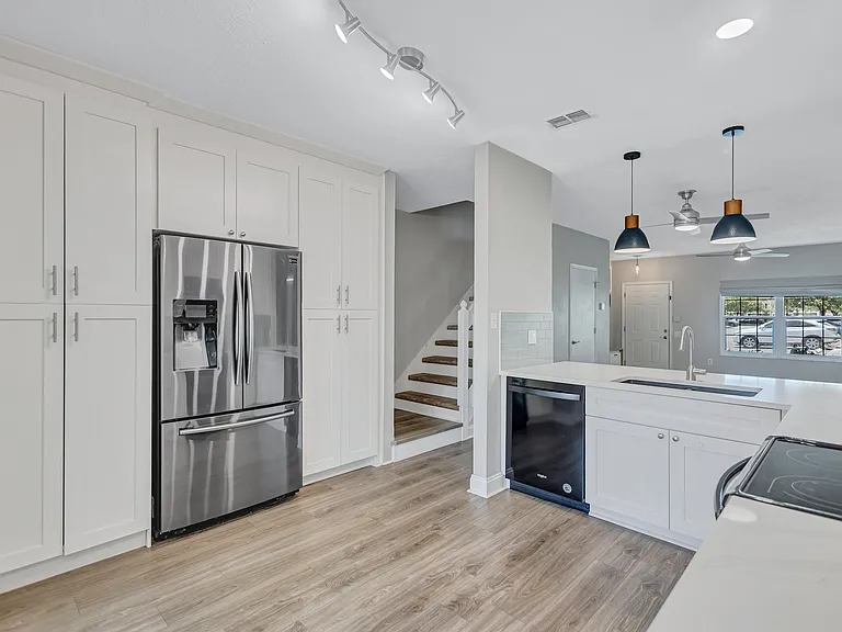 12450 Berkeley Square Dr — Photo 9