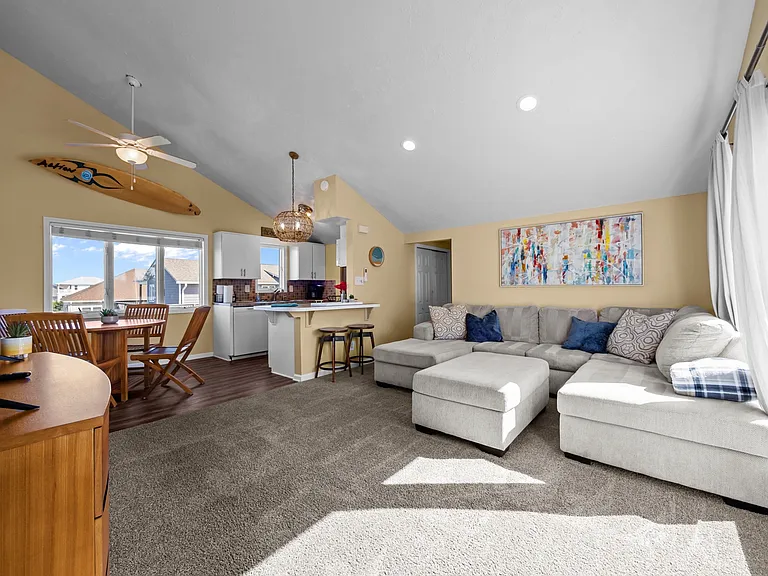 103 Channel Dr — Photo 3