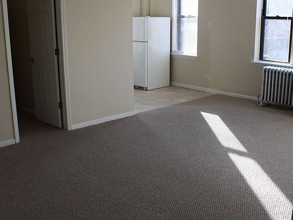 5th image of 6731 S Jeffery Blvd APT 604