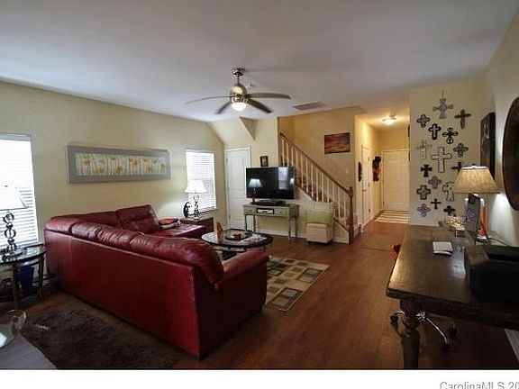 5th image of 5068 Newport Lakes Dr