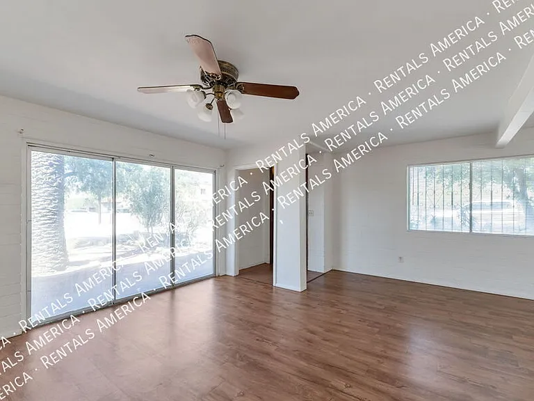 947 N Alvernon Way #11 — Photo 4