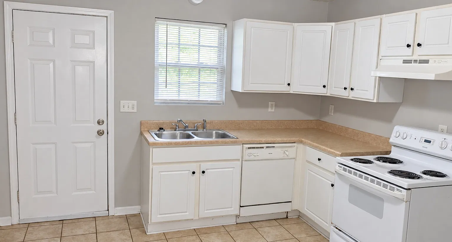 2 bed, 1200 sqft, $1,500 — Photo 2