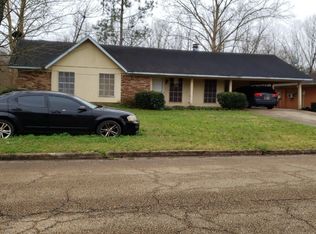 5001 Oak Leaf Dr, Jackson, MS 39212