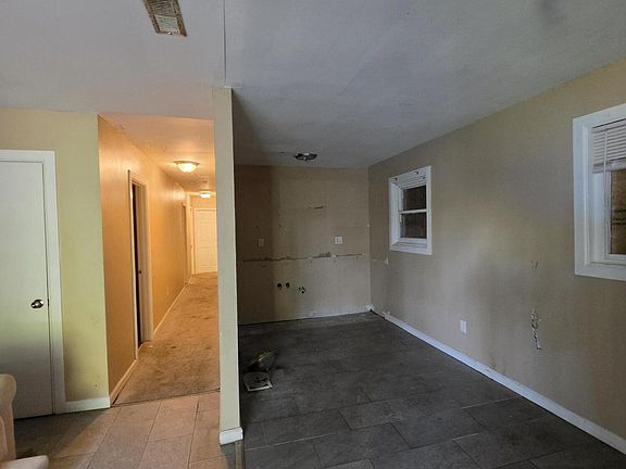 2nd image of 15140 Beaverland St