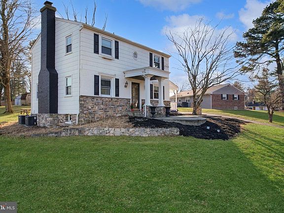 2nd image of 10185 Green Clover Dr