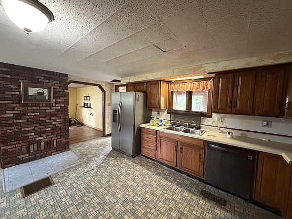 2nd image of 25 Robinson Road