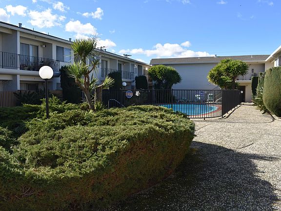 2nd image of 187 Acalanes Dr APT 8