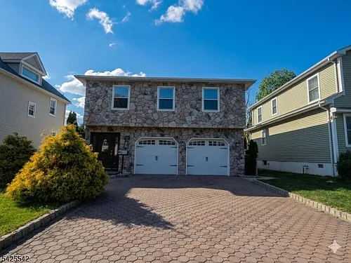 101 Bloomingdale Ave Photo 1