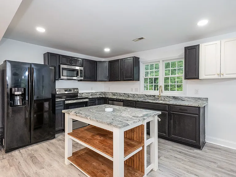 206 Temple Ave — Photo 11